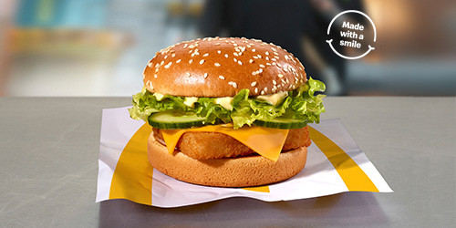 Royal-O-Fish: discover our renewed, delightful fish burger. Made with a smile! 🙃